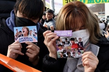 BTS 진, 말 잘 듣는 아미 덕에 조용한 입대[청계천 옆 사진관]