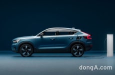 볼보, 전기차 ‘C40·XC40 리차지’ 성능 개선… 주행거리 10% 향상