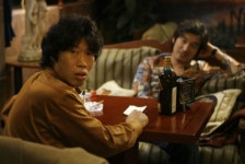 ‘대행사’ 고아인이 마신 위스키는?… K-콘텐츠가 사랑한 조니워커 블루