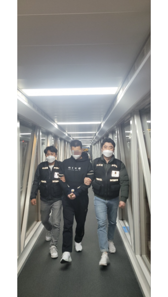 ‘5000회분’ 필로폰 팔다 해외로 도주한 판매책, 필리핀서 강제 송환