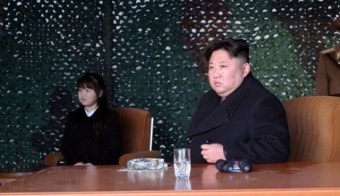 김주애, 또 김정은과 동행…與 “왕조 지키는 불꽃놀이”