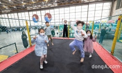 대한항공, 4년 만에 임직원 ‘패밀리데이’ 재개… “격납고가 놀이동산으로”