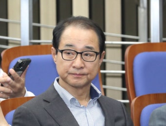 ‘돈봉투 의혹’ 윤관석·이성만 “명예 되찾아 당으로 돌아오겠다”