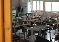 “다시 태어나도 교사 할것” 20%뿐… 교직만족도 17년만에 3분의 1로