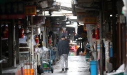 소득 하위 20% 가구 세 집 중 두 집은 적자 살림