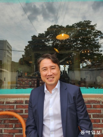 서울대 출신 국대→日구단 부사장→韓축구 행정가…‘캐논 슈터’ 황보관의 남은 꿈은?[이헌재의 인생홈런]