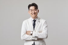 “뇌는 40대부터 수축… MRI로 두통-어지러움 원인 등 알 수 있어”