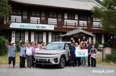 KG모빌리티, 도래수 산골 마을에 ‘토레스 EVX’ 1호차 기증