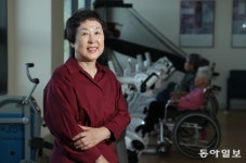 10년 넘은 부모님 간병… 60세 딸은 직접 요양원을 세웠다[서영아의 100세 카페]