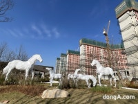 [현장]1등 작정한 ‘왕길역 로열파크씨티’… 요트·골프·수영·정원·삼식 환상 조합