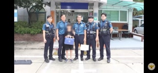 1년 용돈 모아 경찰에 간식 전달한 초등학생