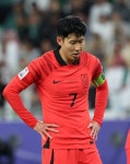 ‘답답→초조→환호→브이’ 손흥민…사우디 꺾고 8강 극적 진출