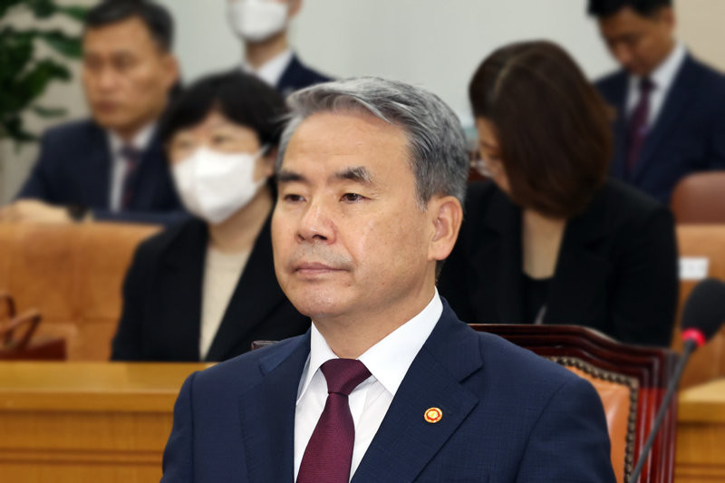이종섭 전 국방부 장관 출국금지 해제 관련 수사 본격 진행, 도피 의혹 관련 인물 소환조사 - 특검