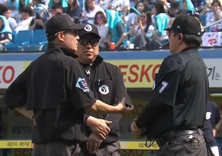 오심과 정심, 축구 판정 논란... 심판위원회 발표 후 논란 계속될 듯