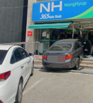 용인서 70대 운전자가 몰던 차량, 농협 건물로 돌진