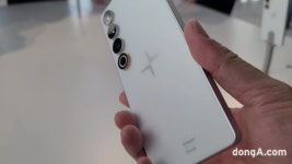 [오토차이나]‘폴스타 4’ 출격 임박… 현지 맞춤 스마트폰도 개발