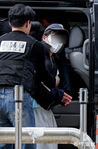 취재진 발견하고 모자 푹… ‘여친 살해’ 의대생 영장실질심사[청계천 옆 사진관]