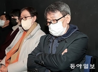 그는 ‘학전’도 ‘김민기’도 지운다… “내가 뭐라고 이름 남기겠나”
