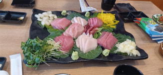 하루 치 피로와 사랑 그 종점엔… 부드러운 참치 한 점[김도언의 너희가 노포를 아느냐]