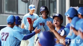 ‘디펜딩 챔피언’ 부산고, 3경기 연속 대포 ‘펑펑’… 8강 안착