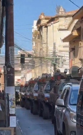 볼리비아軍, 장갑차 앞세워 대통령궁 진입…“쿠데타 진행중”
