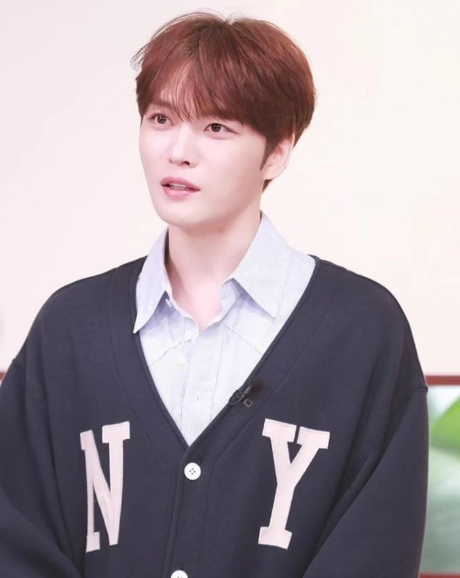 김재중, 아버지에게 500만원 용돈 선물 감동의 순간 - 가족 애정 이어조카들에도 용돈 지원