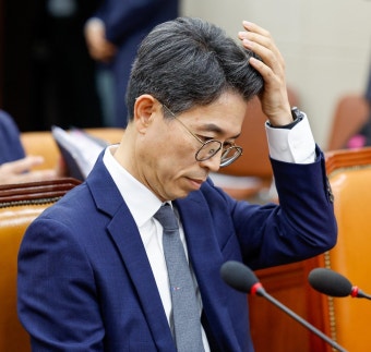 野, ‘노란봉투법’ 환노위 5분만에 단독 의결… 與는 반발 퇴장