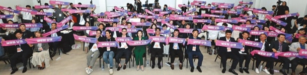 “동네마다 대표 브랜드 육성… 해외서도 찾는 지역 상권 만들 것”