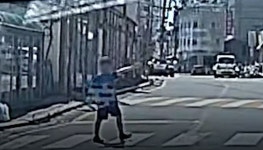 오빠들과 놀다 길잃은 4세 아이…음료수 사주고 돌봐준 시민·경찰