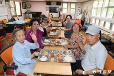 경로당 주5일 밥상으로 ‘노인 일자리’ 창출