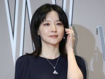 이영애, ‘김건희와 친분’ 주장 유튜버와 화해 거부