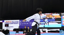 “날아다닌다”…‘품새 신동’ 변재영, 세계선수권 프리스타일 금메달