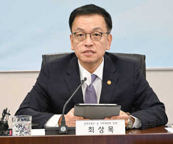 최상목, 경제 비상속 권한대행까지 맡나