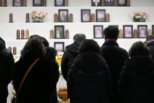 “영원한 천국서 쉬길”…무안 제주항공 참사 희생자 발인 이틀째 