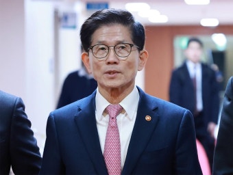 김문수 “지지율 상승 이유 몰라… 대선 출마 전혀 검토한적 없어”