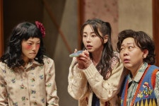 웃음 폭탄 선사-연극 ‘꽃의 비밀’… 절절한 사랑의 고통-뮤지컬 ‘베르테르’