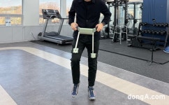 근육감소 노인을 다시 걷게 돕는 혁신로봇… 위로보틱스 ‘윔’ 착용해보니[동아리]