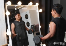 “집과 회사에 헬스기구 마련…운동할 때 살아 있음을 느껴요”[양종구의 100세 건강]