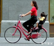 매일 자전거 탔던 장수 철학자에게 건강이란… 몸과 마음의 균형[강용수의 철학이 필요할 때]