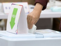 사전투표 첫날 부산서 각종 소동…술취해 고성-부정투표 주장 난동부려