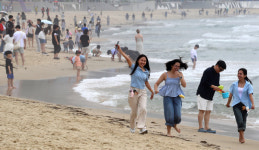 해운대 해수욕장 열흘 앞당겨 정식개장