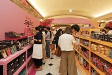 엇갈린 ‘오징어게임 3’ 평가… 마케팅 쏟은 유통가 반응은?