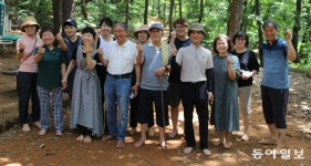 “소아마비로 뒤틀린 오른발, 맨발 걷기로 쫙 펴졌어요”[양종구의 100세 시대 건강법]