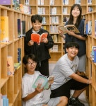 청소년문화센터 로비를 도서관으로… 현관 열자마자 펼쳐지는 ‘책의 세계’[작은 도서관에 날개를]