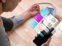 “지금 혈압 재보세요”… AI, 노인에 전화걸어 건강관리 돕는다