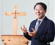 “교회는 약자 옆에 서야… 그리고 사회보다 앞서 걸어야”