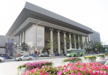 세종문화회관 옥상, 48년만에 시민들에 개방