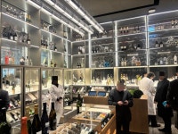 “보이는 트렌드와 신선함으로 승부”… ‘하우스오브신세계 청담’ 고급마트 기준 제시