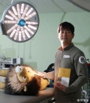 [단독]기린-코끼리는 없어요…‘사람에게 불친절한 동물원’의 수의사