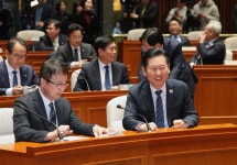 與 “공소취소 거래설, 고발-제소 등 모든 방법 동원 강력대응”